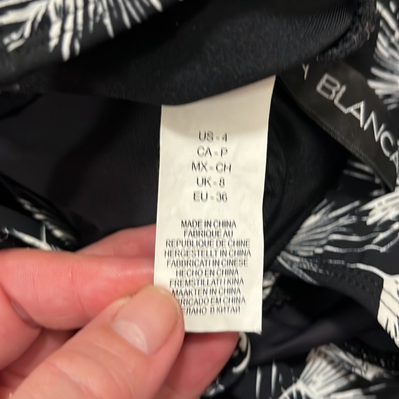 La Blanca Petal Pusher One-Piece Women's - Picture 9 of 13